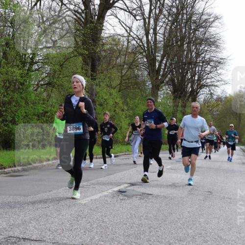12.04.2026 - 45. Internationalen Wilhelmsburger Insellauf Yannick Fuchs http://msf.ph/oto/9505573 12.04.2026 12:57:02 Laufen 550, 3896, 5234, 5795, 4734 meine-sportfotos.de