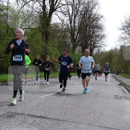 12.04.2026 - 45. Internationalen Wilhelmsburger Insellauf Yannick Fuchs http://msf.ph/oto/9505576 12.04.2026 12:57:03 Laufen 3896, 5234, 5795 meine-sportfotos.de