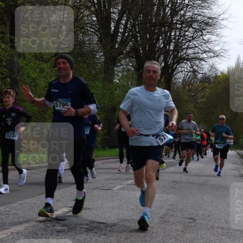 12.04.2026 - 45. Internationalen Wilhelmsburger Insellauf Yannick Fuchs http://msf.ph/oto/9505577 12.04.2026 12:57:03 Laufen 5234, 5795, 7, 571, 4736, 5665 meine-sportfotos.de