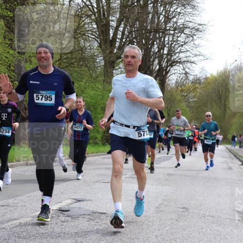 12.04.2026 - 45. Internationalen Wilhelmsburger Insellauf Yannick Fuchs http://msf.ph/oto/9505578 12.04.2026 12:57:03 Laufen 5234, 5795, 5477, 5713, 4736, 5665 meine-sportfotos.de