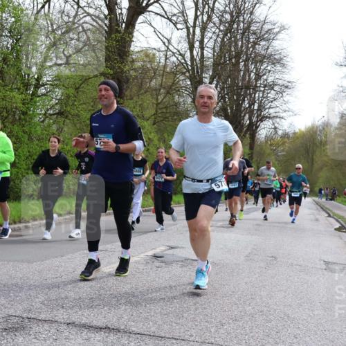 12.04.2026 - 45. Internationalen Wilhelmsburger Insellauf Yannick Fuchs http://msf.ph/oto/9505580 12.04.2026 12:57:03 Laufen 234, 5504, 57, 5808, 5477, 571, 4736 meine-sportfotos.de