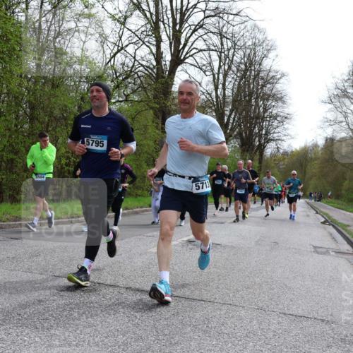 12.04.2026 - 45. Internationalen Wilhelmsburger Insellauf Yannick Fuchs http://msf.ph/oto/9505583 12.04.2026 12:57:04 Laufen 5504, 5795, 5713 meine-sportfotos.de