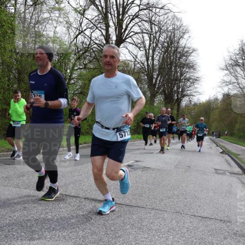 12.04.2026 - 45. Internationalen Wilhelmsburger Insellauf Yannick Fuchs http://msf.ph/oto/9505584 12.04.2026 12:57:04 Laufen 5504, 5713, 5864 meine-sportfotos.de