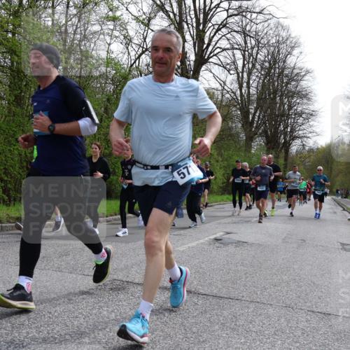 12.04.2026 - 45. Internationalen Wilhelmsburger Insellauf Yannick Fuchs http://msf.ph/oto/9505585 12.04.2026 12:57:04 Laufen 571, 5682 meine-sportfotos.de