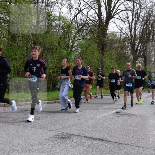 12.04.2026 - 45. Internationalen Wilhelmsburger Insellauf Yannick Fuchs http://msf.ph/oto/9505590 12.04.2026 12:57:05 Laufen 5234, 547, 5864, 5682, 745, 4736 meine-sportfotos.de