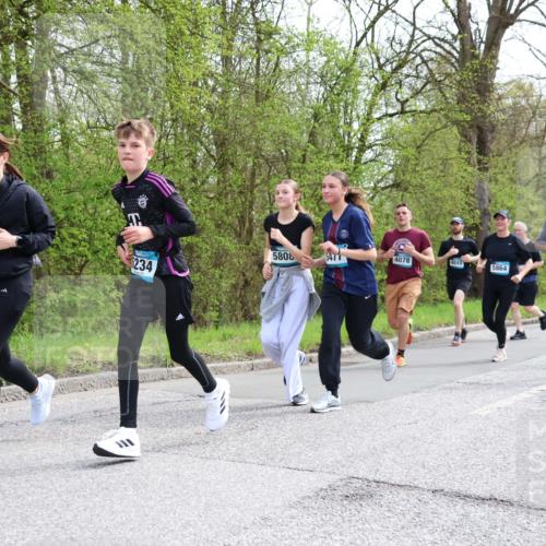 12.04.2026 - 45. Internationalen Wilhelmsburger Insellauf Yannick Fuchs http://msf.ph/oto/9505591 12.04.2026 12:57:06 Laufen 5808, 5477, 4078, 4845, 5864, 234, 5682, 3745 meine-sportfotos.de