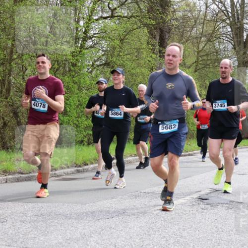 12.04.2026 - 45. Internationalen Wilhelmsburger Insellauf Yannick Fuchs http://msf.ph/oto/9505595 12.04.2026 12:57:06 Laufen 4078, 484, 5864, 289, 5682, 4453, 3745, 4736 meine-sportfotos.de