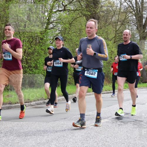 12.04.2026 - 45. Internationalen Wilhelmsburger Insellauf Yannick Fuchs http://msf.ph/oto/9505596 12.04.2026 12:57:07 Laufen 4078, 4845, 5864, 2891, 5682, 4, 3743, 4736 meine-sportfotos.de