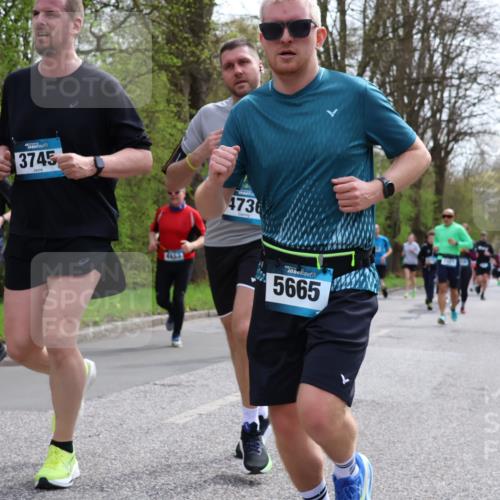 12.04.2026 - 45. Internationalen Wilhelmsburger Insellauf Yannick Fuchs http://msf.ph/oto/9505602 12.04.2026 12:57:08 Laufen 2891, 3745, 4736, 5665 meine-sportfotos.de