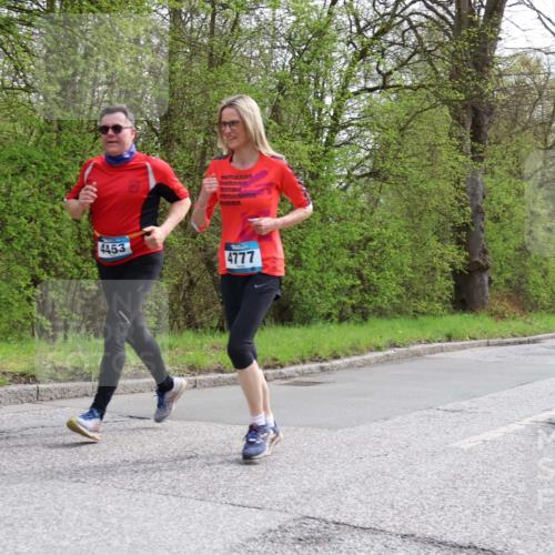 12.04.2026 - 45. Internationalen Wilhelmsburger Insellauf Yannick Fuchs http://msf.ph/oto/9505613 12.04.2026 12:57:10 Laufen 4453, 4777, 4795, 242 meine-sportfotos.de