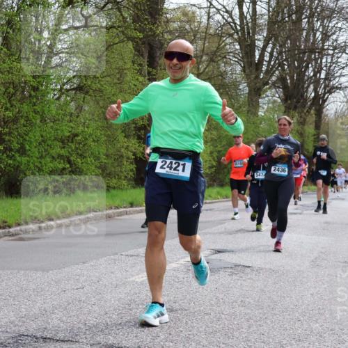 12.04.2026 - 45. Internationalen Wilhelmsburger Insellauf Yannick Fuchs http://msf.ph/oto/9505624 12.04.2026 12:57:12 Laufen 2421, 5510, 5474, 2436 meine-sportfotos.de