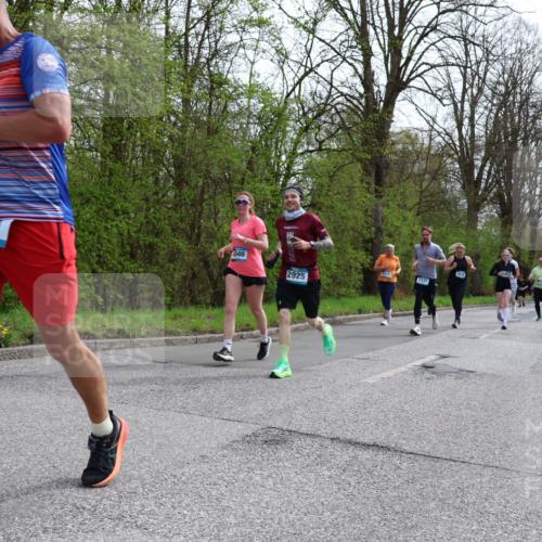 12.04.2026 - 45. Internationalen Wilhelmsburger Insellauf Yannick Fuchs http://msf.ph/oto/9505663 12.04.2026 12:57:19 Laufen 4501, 046, 2925, 2337 meine-sportfotos.de