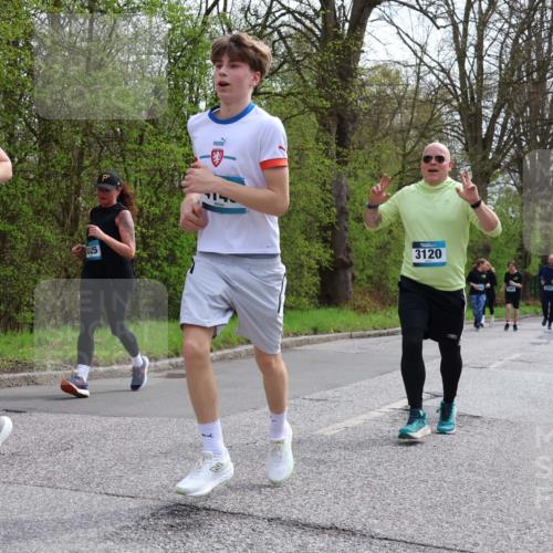 12.04.2026 - 45. Internationalen Wilhelmsburger Insellauf Yannick Fuchs http://msf.ph/oto/9505685 12.04.2026 12:57:24 Laufen 9, 3030, 3025, 3120 meine-sportfotos.de