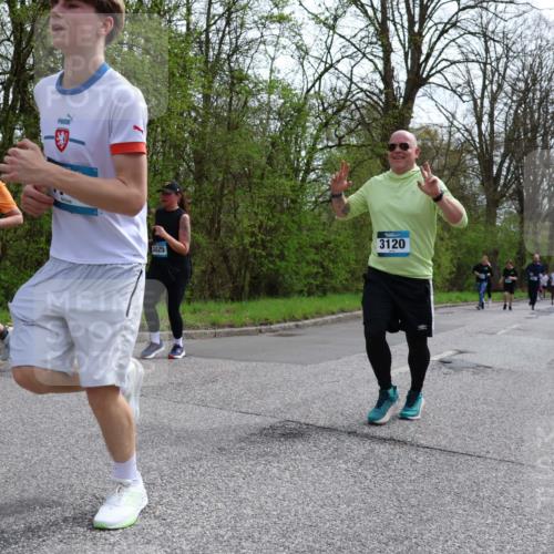 12.04.2026 - 45. Internationalen Wilhelmsburger Insellauf Yannick Fuchs http://msf.ph/oto/9505689 12.04.2026 12:57:24 Laufen 3120, 20, 4219, 3025 meine-sportfotos.de