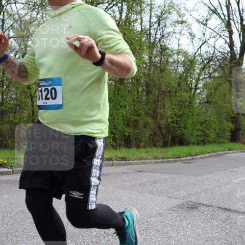12.04.2026 - 45. Internationalen Wilhelmsburger Insellauf Yannick Fuchs http://msf.ph/oto/9505693 12.04.2026 12:57:25 Laufen 120 meine-sportfotos.de