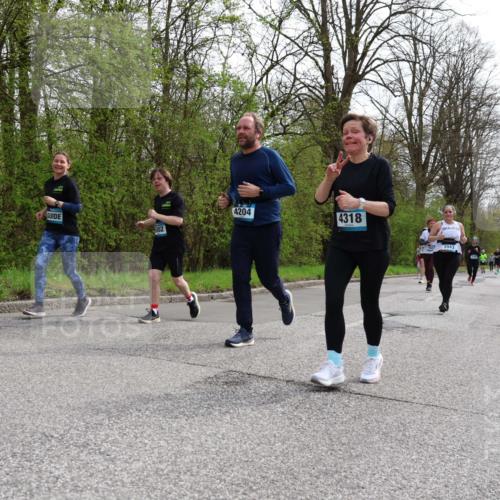 12.04.2026 - 45. Internationalen Wilhelmsburger Insellauf Yannick Fuchs http://msf.ph/oto/9505715 12.04.2026 12:57:31 Laufen 102, 4204, 4318, 4657, 3943 meine-sportfotos.de