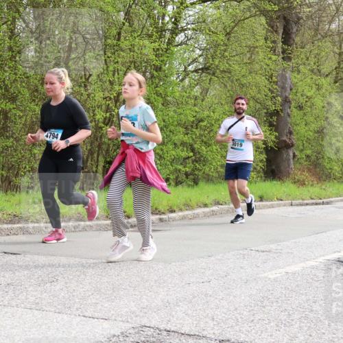 12.04.2026 - 45. Internationalen Wilhelmsburger Insellauf Yannick Fuchs http://msf.ph/oto/9505759 12.04.2026 12:57:40 Laufen 4794, 3019, 3055 meine-sportfotos.de