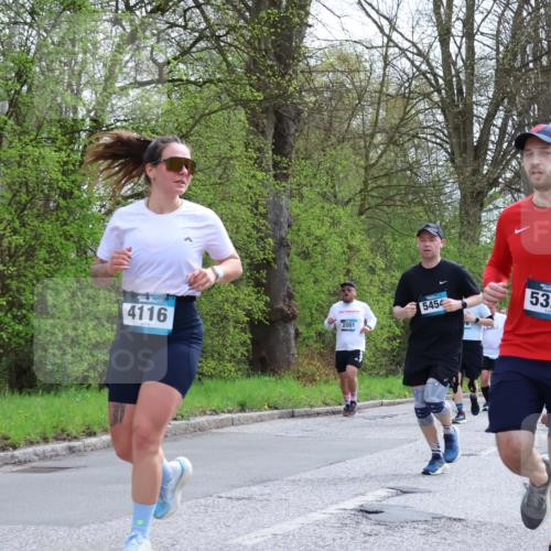 12.04.2026 - 45. Internationalen Wilhelmsburger Insellauf Yannick Fuchs http://msf.ph/oto/9505790 12.04.2026 12:58:19 Laufen 4116, 2001, 5454, 5324, 4102 meine-sportfotos.de