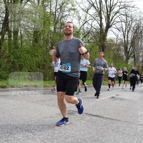 12.04.2026 - 45. Internationalen Wilhelmsburger Insellauf Yannick Fuchs http://msf.ph/oto/9505804 12.04.2026 12:58:22 Laufen 2001, 4102, 423, 3076 meine-sportfotos.de