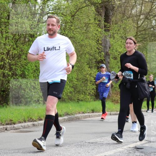 12.04.2026 - 45. Internationalen Wilhelmsburger Insellauf Yannick Fuchs http://msf.ph/oto/9505811 12.04.2026 12:58:24 Laufen 4652, 011, 3866, 5760 meine-sportfotos.de