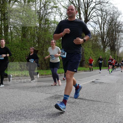 12.04.2026 - 45. Internationalen Wilhelmsburger Insellauf Yannick Fuchs http://msf.ph/oto/9505843 12.04.2026 12:58:31 Laufen 559, 5148, 4091, 256 meine-sportfotos.de