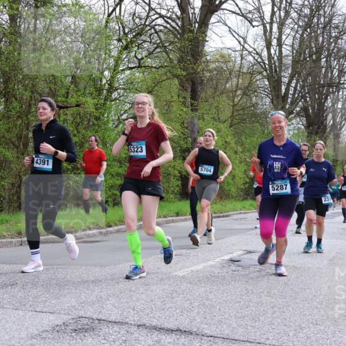 12.04.2026 - 45. Internationalen Wilhelmsburger Insellauf Yannick Fuchs http://msf.ph/oto/9505858 12.04.2026 12:58:34 Laufen 4391, 5323, 5704, 5287, 231, 4798 meine-sportfotos.de