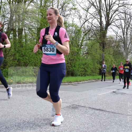 12.04.2026 - 45. Internationalen Wilhelmsburger Insellauf Yannick Fuchs http://msf.ph/oto/9505925 12.04.2026 12:58:50 Laufen 5444, 5830, 4280 meine-sportfotos.de