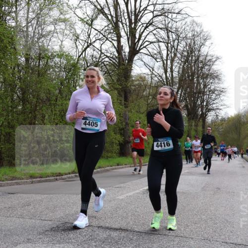 12.04.2026 - 45. Internationalen Wilhelmsburger Insellauf Yannick Fuchs http://msf.ph/oto/9506003 12.04.2026 12:59:06 Laufen 4405, 2689, 4416, 2922 meine-sportfotos.de