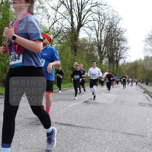 12.04.2026 - 45. Internationalen Wilhelmsburger Insellauf Yannick Fuchs http://msf.ph/oto/9506065 12.04.2026 12:59:20 Laufen 5494, 6, 2926, 2927 meine-sportfotos.de