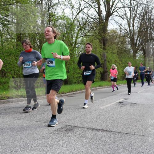 12.04.2026 - 45. Internationalen Wilhelmsburger Insellauf Yannick Fuchs http://msf.ph/oto/9506127 12.04.2026 12:59:35 Laufen 2046, 2045, 5525, 3914, 5093 meine-sportfotos.de