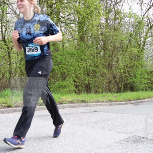 12.04.2026 - 45. Internationalen Wilhelmsburger Insellauf Yannick Fuchs http://msf.ph/oto/9506229 12.04.2026 12:59:58 Laufen 3969, 2827, 2825 meine-sportfotos.de