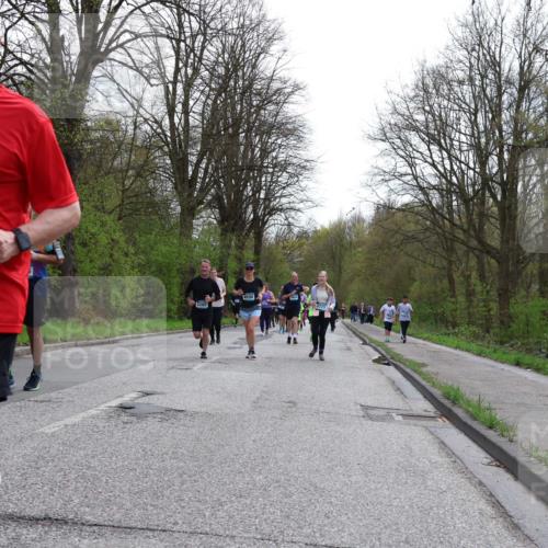 12.04.2026 - 45. Internationalen Wilhelmsburger Insellauf Yannick Fuchs http://msf.ph/oto/9506277 12.04.2026 13:00:07 Laufen 5631, 5282, 4771 meine-sportfotos.de