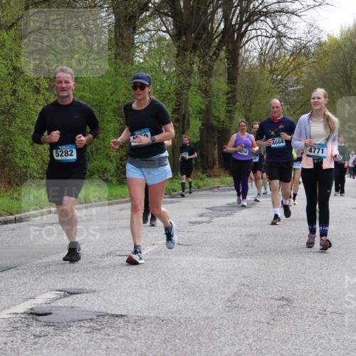 12.04.2026 - 45. Internationalen Wilhelmsburger Insellauf Yannick Fuchs http://msf.ph/oto/9506280 12.04.2026 13:00:09 Laufen 5282, 288, 4664, 810, 4771, 10, 5095 meine-sportfotos.de