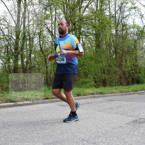 12.04.2026 - 45. Internationalen Wilhelmsburger Insellauf Yannick Fuchs http://msf.ph/oto/9506284 12.04.2026 13:00:10 Laufen 4328, 5282 meine-sportfotos.de