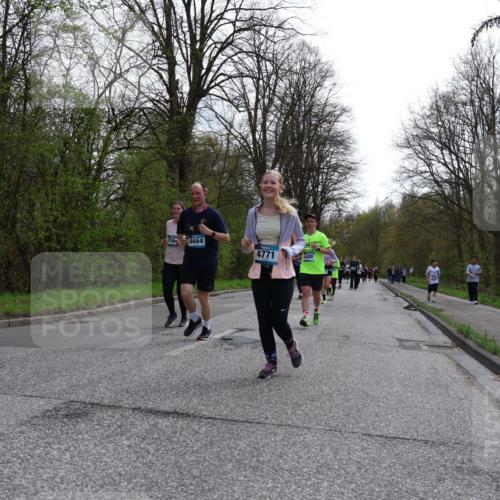 12.04.2026 - 45. Internationalen Wilhelmsburger Insellauf Yannick Fuchs http://msf.ph/oto/9506300 12.04.2026 13:00:13 Laufen 256, 4664, 4771, 4480 meine-sportfotos.de