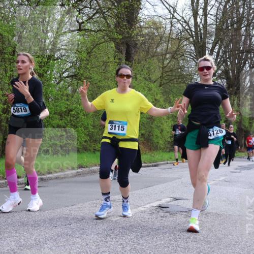 12.04.2026 - 45. Internationalen Wilhelmsburger Insellauf Yannick Fuchs http://msf.ph/oto/9506460 12.04.2026 13:00:44 Laufen 5819, 3115, 4726, 4776 meine-sportfotos.de