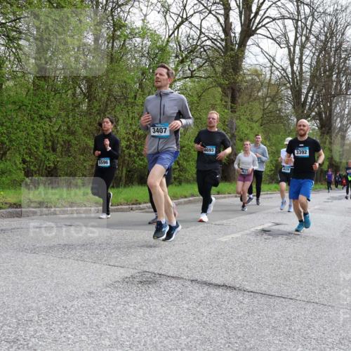 12.04.2026 - 45. Internationalen Wilhelmsburger Insellauf Yannick Fuchs http://msf.ph/oto/9506542 12.04.2026 13:01:00 Laufen 5596, 3407, 4693, 4628, 3392 meine-sportfotos.de