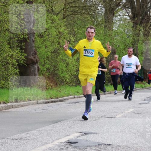 12.04.2026 - 45. Internationalen Wilhelmsburger Insellauf Yannick Fuchs http://msf.ph/oto/9506586 12.04.2026 13:01:11 Laufen 5855, 08, 2107, 4335, 227, 5005 meine-sportfotos.de