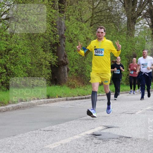 12.04.2026 - 45. Internationalen Wilhelmsburger Insellauf Yannick Fuchs http://msf.ph/oto/9506588 12.04.2026 13:01:12 Laufen 5855, 5108, 2107, 4335 meine-sportfotos.de