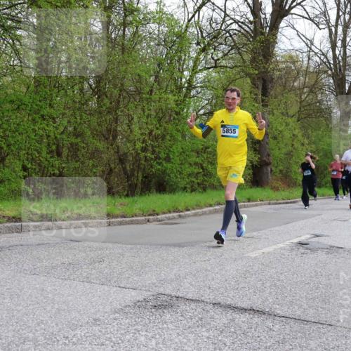 12.04.2026 - 45. Internationalen Wilhelmsburger Insellauf Yannick Fuchs http://msf.ph/oto/9506595 12.04.2026 13:01:13 Laufen 5855, 335 meine-sportfotos.de