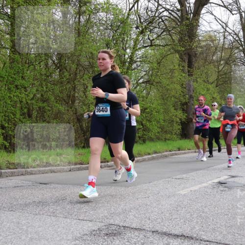 12.04.2026 - 45. Internationalen Wilhelmsburger Insellauf Yannick Fuchs http://msf.ph/oto/9506669 12.04.2026 13:01:29 Laufen 5640, 3638, 5418, 686, 3268 meine-sportfotos.de