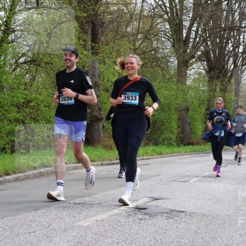 12.04.2026 - 45. Internationalen Wilhelmsburger Insellauf Yannick Fuchs http://msf.ph/oto/9506786 12.04.2026 13:01:55 Laufen 3935, 3933, 2026, 519 meine-sportfotos.de