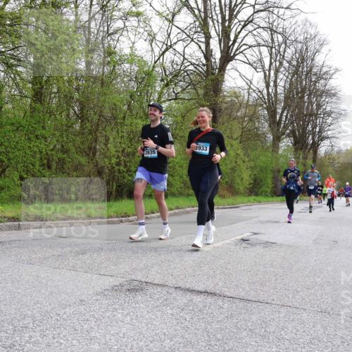 12.04.2026 - 45. Internationalen Wilhelmsburger Insellauf Yannick Fuchs http://msf.ph/oto/9506790 12.04.2026 13:01:56 Laufen 3935, 3933 meine-sportfotos.de