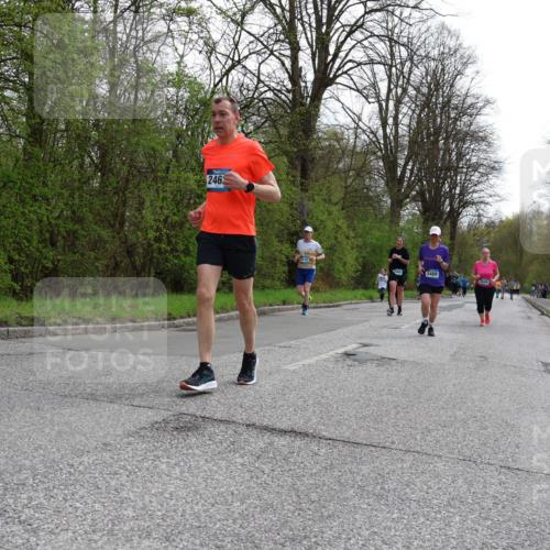 12.04.2026 - 45. Internationalen Wilhelmsburger Insellauf Yannick Fuchs http://msf.ph/oto/9506827 12.04.2026 13:02:04 Laufen 246, 3469 meine-sportfotos.de