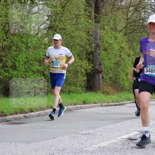 12.04.2026 - 45. Internationalen Wilhelmsburger Insellauf Yannick Fuchs http://msf.ph/oto/9506833 12.04.2026 13:02:05 Laufen 5532, 3469, 4421 meine-sportfotos.de