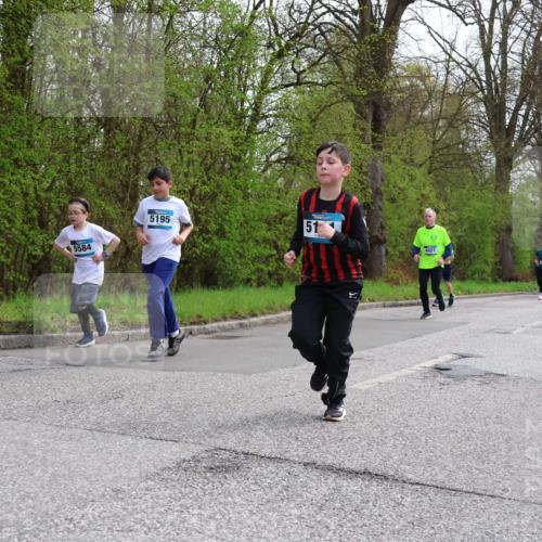 12.04.2026 - 45. Internationalen Wilhelmsburger Insellauf Yannick Fuchs http://msf.ph/oto/9506855 12.04.2026 13:02:11 Laufen 5584, 5195, 51, 4421 meine-sportfotos.de