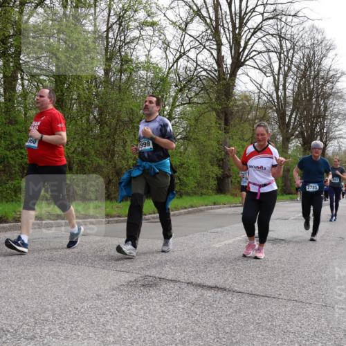 12.04.2026 - 45. Internationalen Wilhelmsburger Insellauf Yannick Fuchs http://msf.ph/oto/9506981 12.04.2026 13:02:41 Laufen 960, 1999, 2785, 4662 meine-sportfotos.de