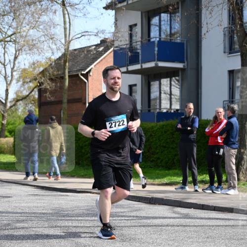 12.04.2026 - 45. Internationalen Wilhelmsburger Insellauf J. Mangold http://msf.ph/oto/9507016 12.04.2026 11:42:10 Ziel 2722, 5432 meine-sportfotos.de