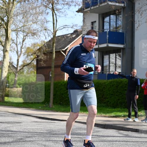 12.04.2026 - 45. Internationalen Wilhelmsburger Insellauf J. Mangold http://msf.ph/oto/9507045 12.04.2026 11:42:27 Ziel 2722, 5432 meine-sportfotos.de
