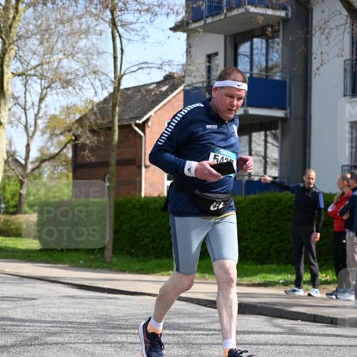 12.04.2026 - 45. Internationalen Wilhelmsburger Insellauf J. Mangold http://msf.ph/oto/9507046 12.04.2026 11:42:27 Ziel 2722, 5432 meine-sportfotos.de